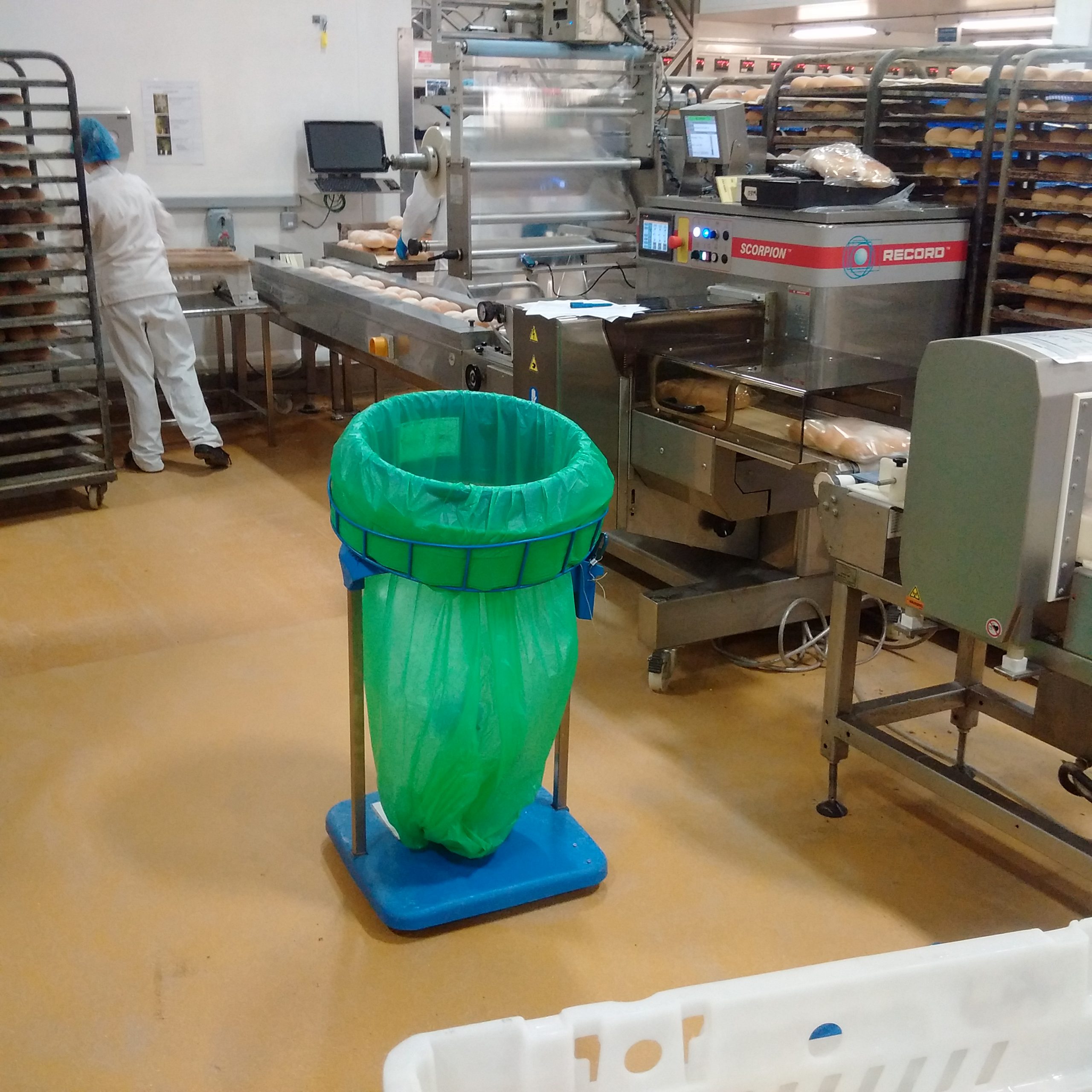 bakery retailer reducing plastic and carbon footprint