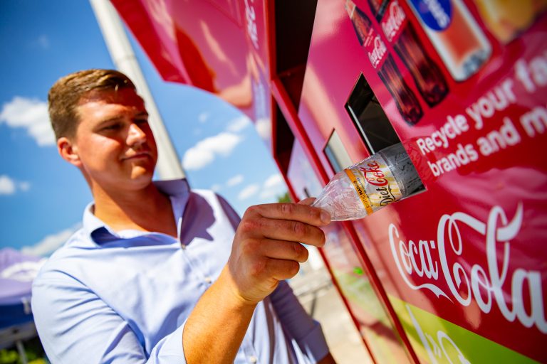 coca cola reverse vending recycling machines