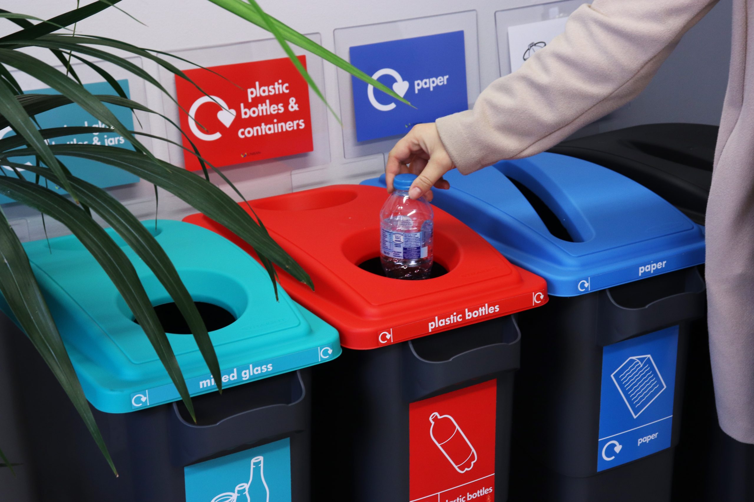 Agile recycling bins